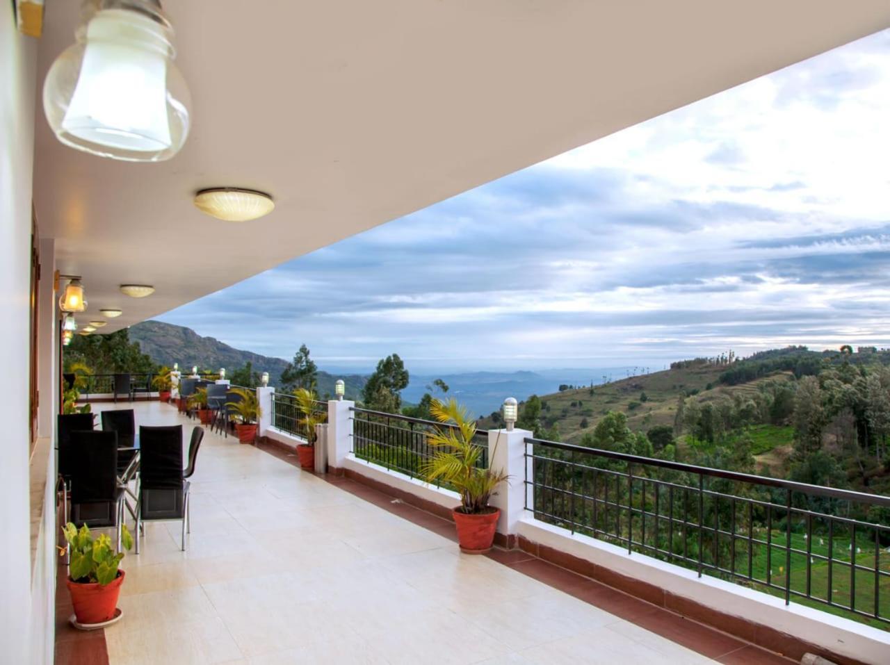 Hotel Mount N Mist Ooty Esterno foto