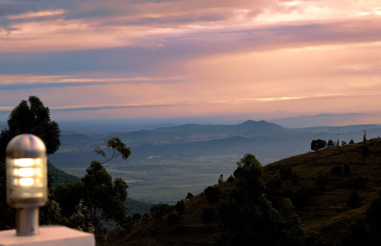 Hotel Mount N Mist Ooty Esterno foto